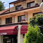 Отель Ostrova 3*