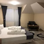 Ostrova 3*