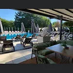 Ostrova 3*