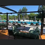 Ostrova 3*
