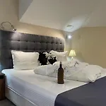 Отель Ostrova 3*