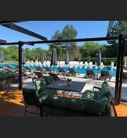 Ostrova 3*