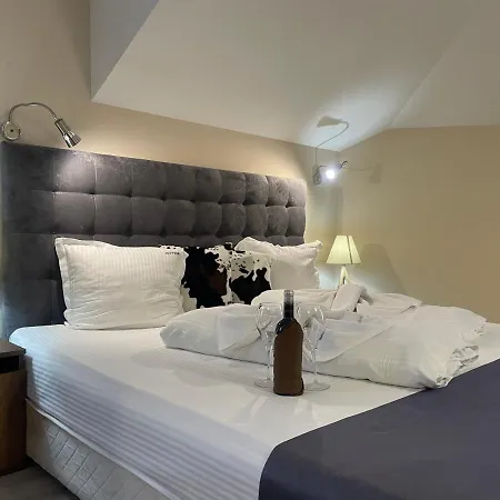 Hotel Ostrova 3*
