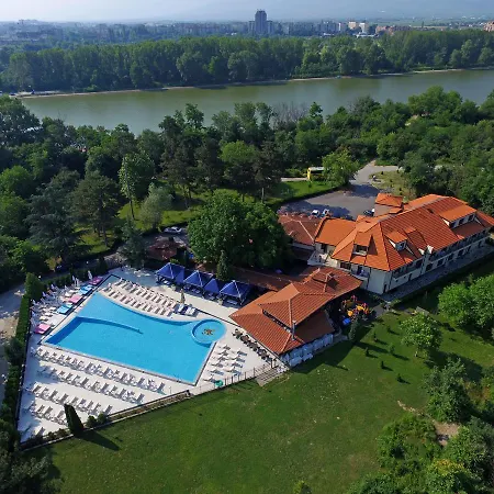 Ostrova 3*
