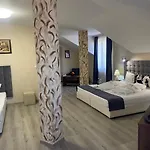 Ostrova 3*