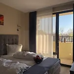 Ostrova 3*