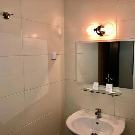 Hotel Ostrova 3*