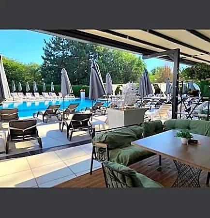 Ostrova 3*