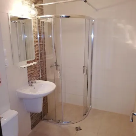 فندق Ostrova 3*